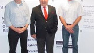 Friedrich-Wilhelm Teutschbein, Mustafa Yilmaz und Oliver Becker (v.li.) bilden den neuen Vorstand des Fördervereins. (Foto: NAOB)