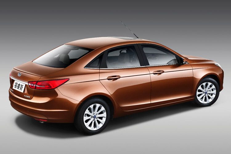 Die Stufenhecklimousine ist als günstige Alternative zum Focus gedacht. (Foto: Ford)