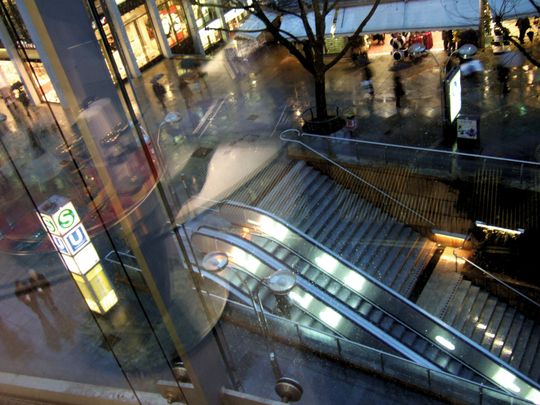 Regencity am Abend: Das Wachstum der Städte hält an. Die erforderliche Kostenoptimierung bietet der Distribution zahlreiche Chancen. Regencity am Abend: Das Wachstum der Städte hält an. Die erforderliche Kostenoptimierung bietet der Distribution zahlreiche Chancen.