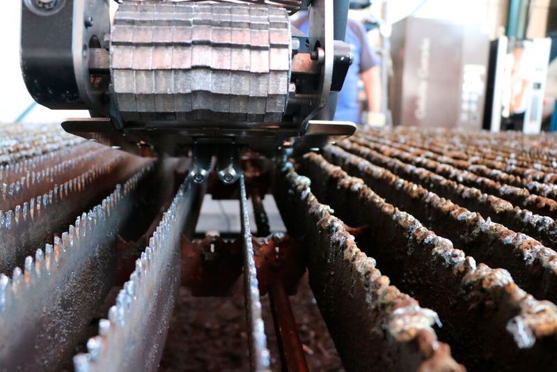 Der Auflageleistenreiniger Trutool TSC 200 von Trumpf arbeitet nach einem neuen technologischen Prinzip, das auf der patentierten Geometrie der Reinigungswerkzeuge basiert ... (Bild: Trumpf)