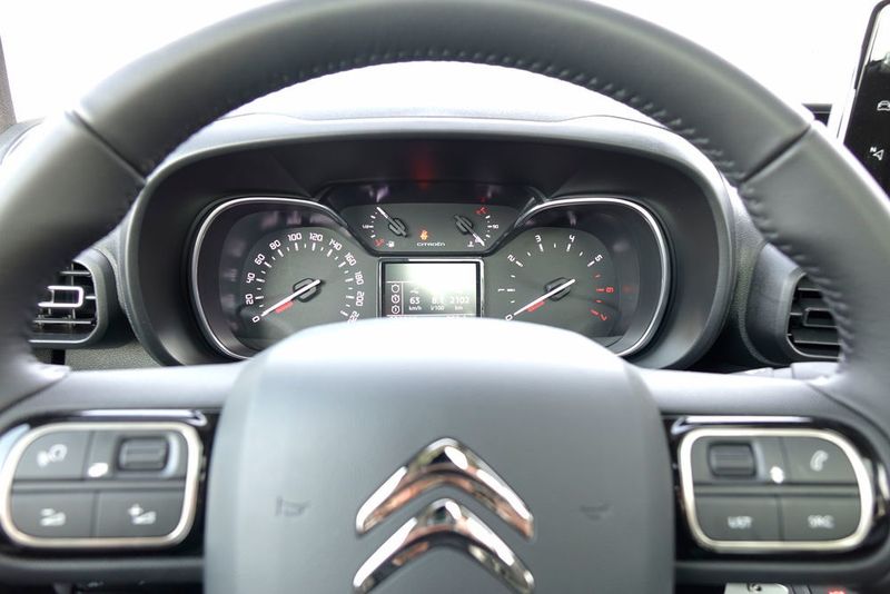 Und obwohl es kein Digitales-Cockpit gibt, haben die Franzosen dem Berlingo ein... (Jens Scheiner/»Automobil Industrie«)