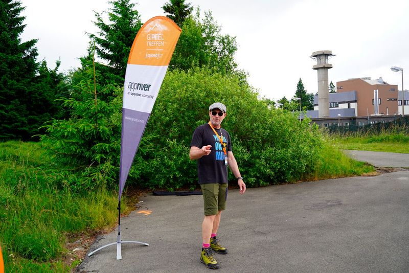 Sven Rous informiert gut gelaunt über das Portfolio von Appriver. (Sysob)