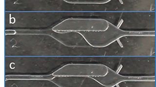 Eine passive Mikroverdünnungskammer ermöglicht es, zwei Flüssigkeiten mit minimalem Aufwand blasenfrei zu verbinden - zugute kommt das unter anderem der Medizintechnik.  (Fraunhofer IMM)