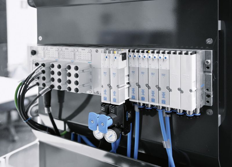 Weniger Leitungen und Schläuche: Mit dem Ventilinselkonzept der CPX/MPA sinken Installationszeit und Bauraum um rund ein Drittel. (Festo)