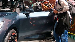 Automessen ziehen schon noch das Publikum, aber es werden weniger. Deshalb stellen die Autobauer ihr Kommen auf den Prüfstand. (Grimm/»kfz-betrieb«)