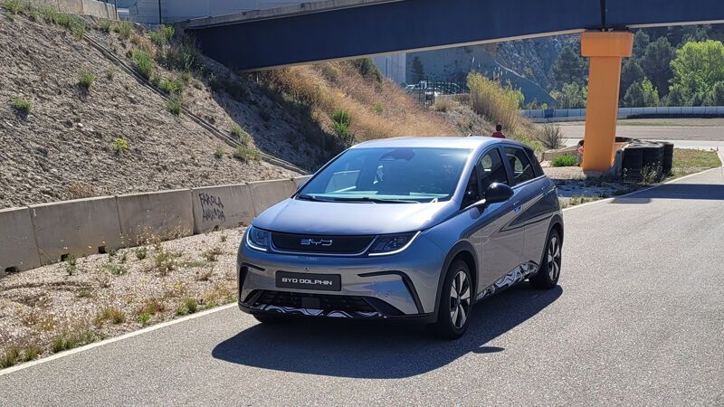 Aktuell ist der Dolphin in Europa noch getarnt unterwegs. (Bild: Wehner - Vogel Communications Group)