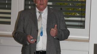 Klaus-Michael Zeyen erklärte auf seinem Vortrag bei Schüttgutforum: "Es gibt kaum ein Schüttgut, dass man nicht pneumatisch fördern kann." (Bild: Geisler)