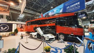 Es gibt eine klare Tendenz auf dem Markt für Reisemobile: Besonders gefragt sind aktuell zum einen Einstiegsmodelle und zum anderen Luxusmobile. (Bild: Mauritz – »kfz-betrieb«)