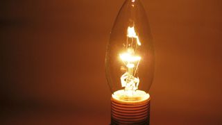 Der europäische Gesetzgeber hat sich zunächst auf Konsumgüter wie die klassische Glühbirne konzentriert. Längst aber ist die Ökodesign-Richtlinie auch im Maschinenbau angekommen.  (Bild: Rudolf Ortner/Pixelio.de)