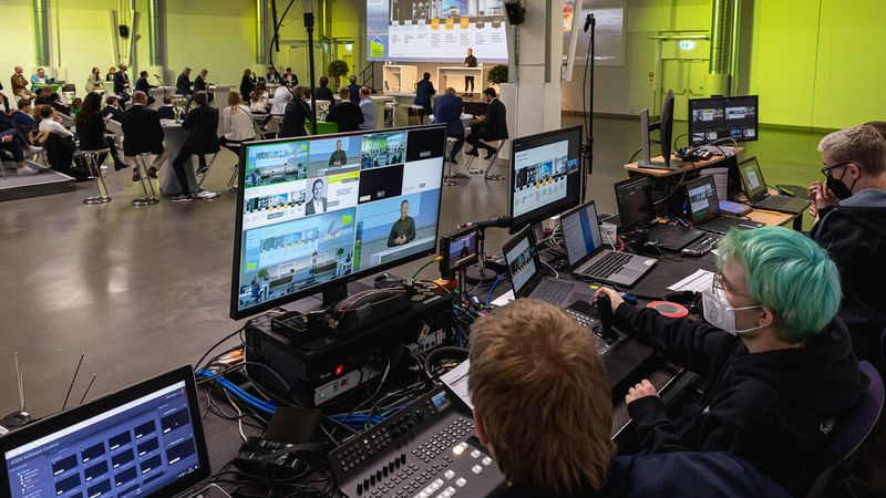 Der Kongress wurde live aus dem Veranstaltungszentrum VCC der Vogel Communications Group übertragen. Etwa zehn Prozent der Teilnehmer verfolgten das Geschehen digital. (Bild: Stefan Bausewein)