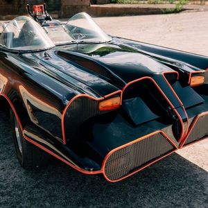 Der 1973er Lincoln Continental ist mit dem originalen 7,5-Liter-V8-Motor und 3-Gang-Automatikgetriebe ausgestattet. Das Auto wurde 1973 erstmals in den USA zugelassen und dann 1979 nach Großbritannien exportiert und dort zugelassen.(Bild:  Fabio Gentili Innocenti)