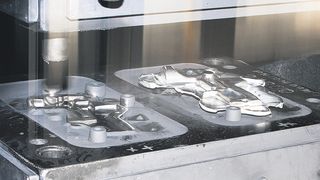 Die Warmpresstechnologie ist für kleine Serien bis zu Grossserien von mehreren tausend Stück anwendbar. (Bild: Pretat SA)