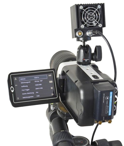 Wer schon einmal mit einer Videokamera mit ausklappbarem Display Aufnahmen gemacht hat, der soll mit den kompakten Kameras Phantom Miro LC schnell zurechtkommen.  (High Speed Vision)
