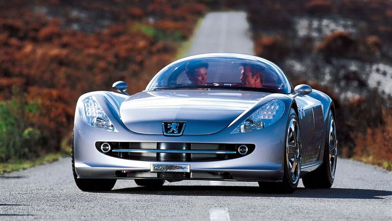 Die seit 100 Jahren kultivierte 600er-Reihe kennt viele Gesichter – auch kaum bekannte wie das Peugeot 607 Feline Showcar aus dem Jahr 2000.(Bild:  Peugeot)