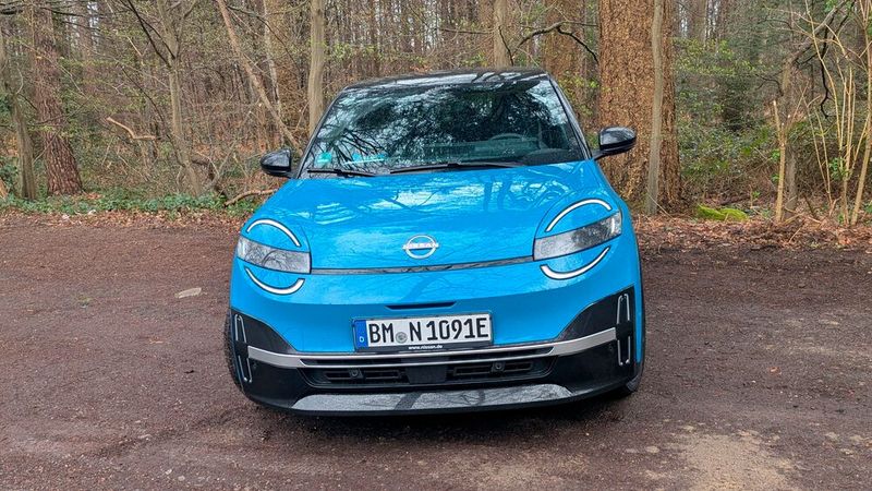 Der Nissan Micra startet als reines Elektroauto in die sechste Generation. (Bild: Simon – VCG)