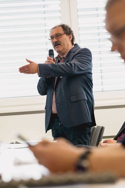 und engagierte Diskussionsteilnehmer: Peter Fischer von Vestolit (Bild: Stefan Bausewein)