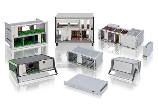 Entwickler haben zur 19-Zoll-gerechten Einhausung ihrer Elektroniksysteme bei Bopla die Wahl zwischen Metall- und Kunststoffapplikationen.(Bild:  Bopla)