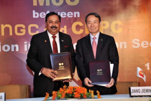 Sudhir Vasudeva, CMD, ONGC (Left) and Jiang Jiemen, Chairman, CNPC (Picture: PROCESS India)