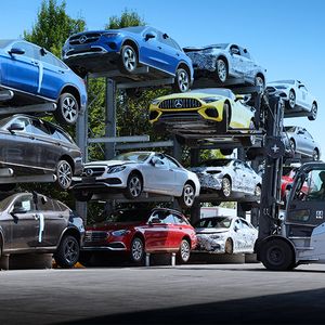 Viel zu schade zum Wegwerfen! In unverkäuflichen Entwicklungs- und Erprobungsfahrzeugen steckt Originalqualität, die nach Prüfung als Used Parts verfügbar wird. (Bild:  Ingolf Pompe Photography https://www.ingolfpompe.net/ Auftraggeber: 	Mercedes-Benz Used Parts GmbH, Neuhausen)