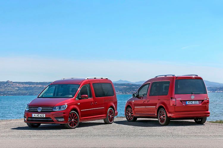 VW Caddy (im Bild) sowie Mercedes Citan und Renault Kangoo sind mit einer elektromechanischen Lenkung ausgerüstet. Einzig im VW Caddy gibt es den Parklenkassistenten, der den Caddy automatisch in Längs- und Querparklücken steuert und auch wieder ausparkt. (Bild:Volkswagen)