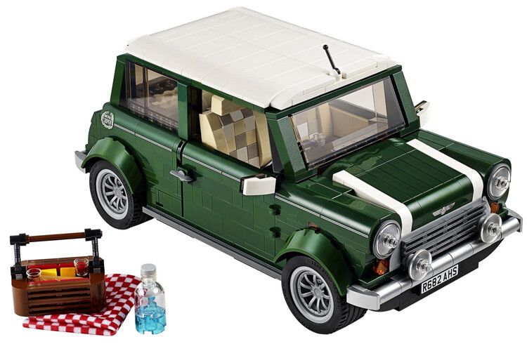 Fans der Plastikbausteine vom dänischen Spielzeughersteller Lego könnten sich über den detailgetreuen Mini Cooper in British Racing Green freuen. (Foto: Lego)
