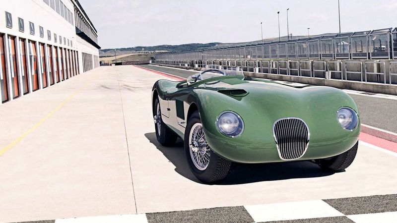 1951 und 1953 gewann der C-Type die 24 Stunden von Le Mans. 1952 ging der Sieg an Mercedes-Benz, nachdem alle C-Type-Rennwagen wegen Überhitzung ausgeschieden waren. (Bild: JLR)