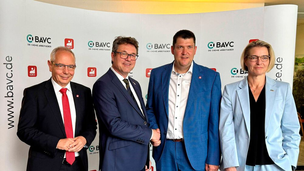  Tarifpaket für IGBCE und BAVC: Planungssicherheit bis 2026 Illustration 