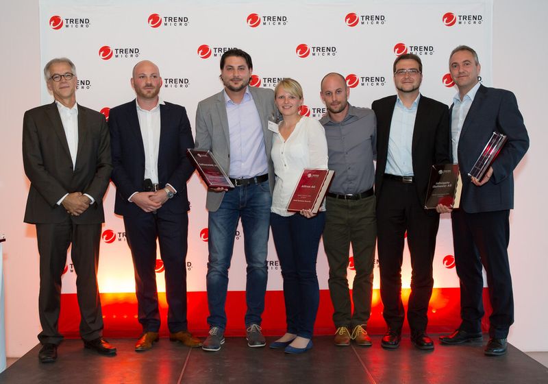 Alle Preisträger Schweiz zusammen mit Martin Ninnemann, Director Channel Sales, Trend Micro und Dennis Eichkorn, Strategic Partner Business Manager, Trend Micro. (Bild: Trend Micro)