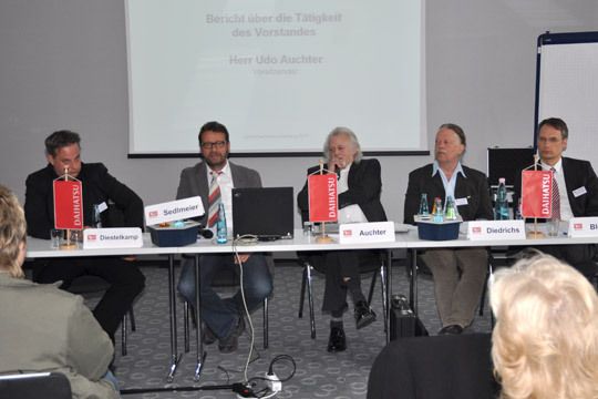 Der Vorstand des Daihatsu-Händlerverbands (v.l.): Riccaut Diestelkamp, Thomas Sedlmeier, Udo Auchter, Ralf Diedrichs, Rechtsanwalt Jens Bleutge. Es fehlt Tim Tiedeken. (Archiv: Vogel Business Media)