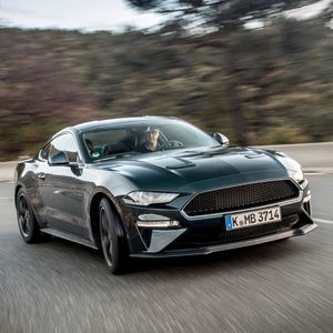 Der Kinoklassiker „Bullit“ ist untrennbar mit dem Mustang verbunden. Zum 50. Jubiläum bringt Ford nun eine limitierte Edition mit diesem Namen.