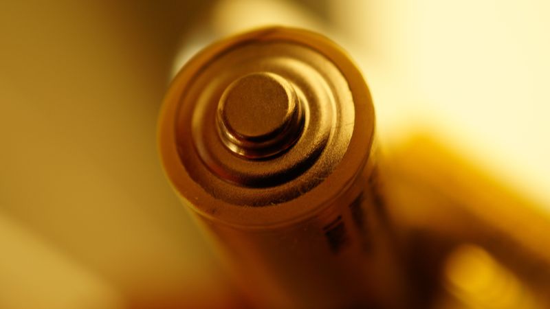 Lithiom-Ionen-Akku oder Festkörperbatterie – beide Technologien haben ihre Vor- und Nachteile. Worin sie sich unterscheiden, erfahren Sie in diesem Podcast.(Bild:  Pexels /  Pixabay)