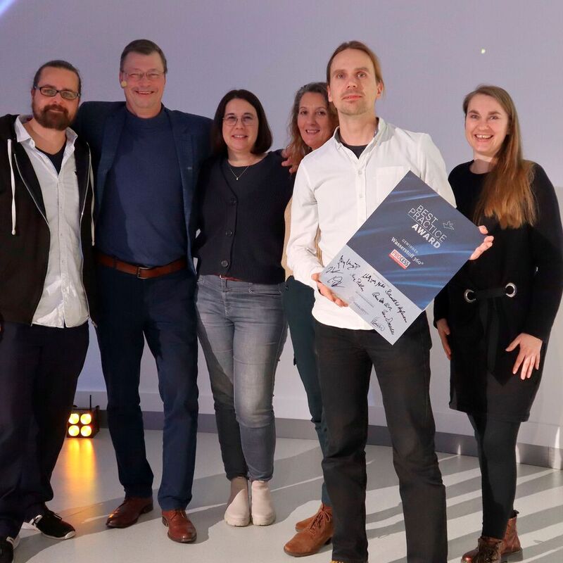 Das PROCESS-Team, (v.l.) Wolfgang Ernhofer, Dr. Jörg Kempf, Doris Popp, Anke Geipel-Kern, Dominik Stephan und Manja Wühr freuen sich über den Best-Practice-Award.
