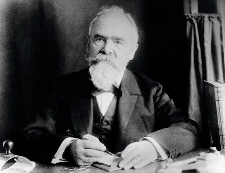 Der deutsche Ingenieur, Erfinder und Unternehmer Carl Paul Gottfried Linde wurde 1842 als Sohn eines Pfarrers geboren und starb 1934 in München. (Linde Group)