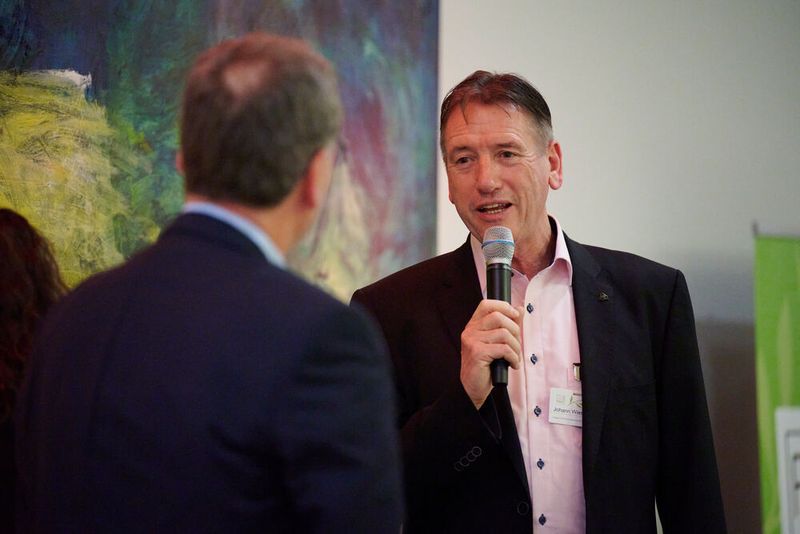 Impressionen vom ELEKTRONIKPRAXIS Frühlingsfest 2023 im Ketterer Kunst mit der Verabschiedung von Johann Wiesböck.  (Bild: © EYE AM CHRIS)