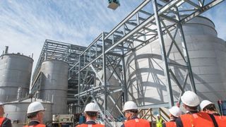 Veramaris, das Gemeinschaftsunternehmen von DSM und Evonik, hat auf der Baustelle der neuen Produktionsanlage in Blair, Nebraska, Richtfest gefeiert. (Veramaris)