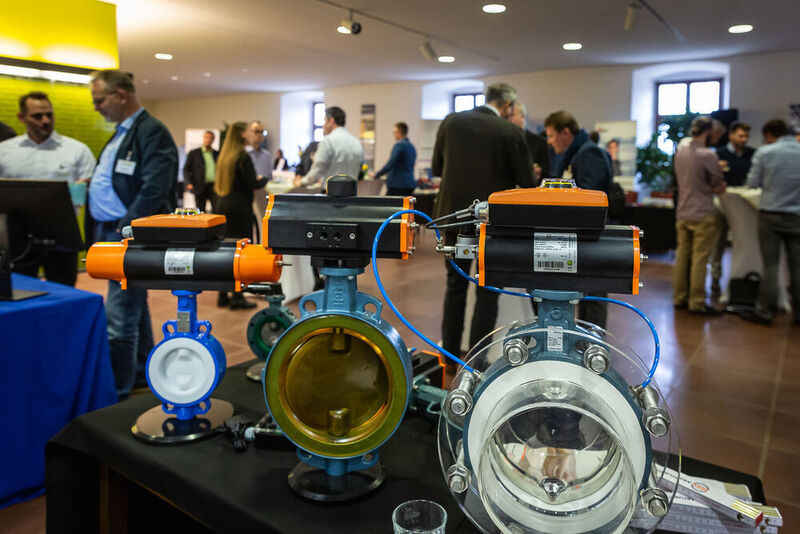 Impressionen der Förderprozessforen 2019: Beim Pumpen- und Schüttgut-Forum diskutieren Experten an zwei Tagen über Probleme bei Förderprozessen. Dabei steht der praxisorientierte Austausch und die gemeinsame Lösungsfindung im Vordergrund des Netzwerktreffens der Pumpen- und Schüttgut-Community. (Stefan Bausewein / PROCESS)