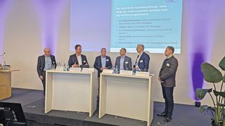 Am 24. März trafen sich Experten aus Autoindustrie und Versicherungswirtschaft in Frankfurt, um über Auswege aus der Reparaturkostenspirale zu sprechen.  (Bild: Rosenow – VCG)