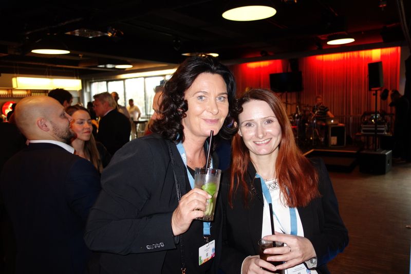 (l.) Ramona Jeske und Jeannette Korom, T-Systems. (Bild: IT-BUSINESS)