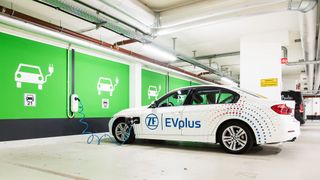 Das Konzeptfahrzeug von ZF hat einen Plug-in-Hybrid-Antrieb mit 100 km elektrischer Reichweite. (Bild: ZF/Stefan Anker)