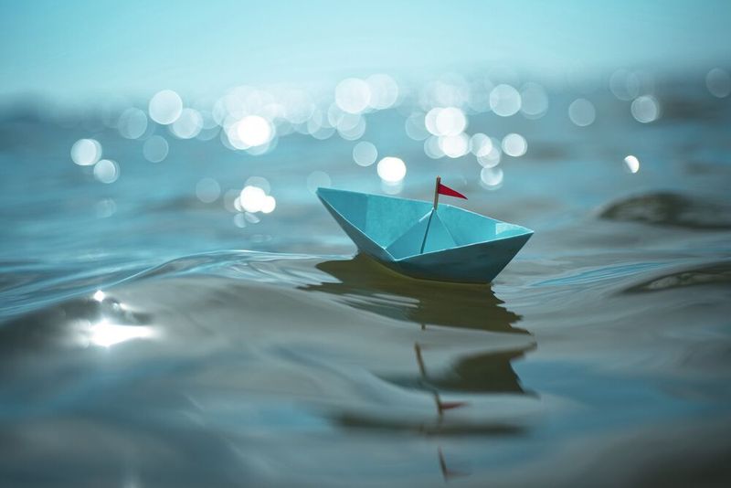 Der Wettbewerbsdruck, der auf den Unternehmen lastet, wird in den nächsten Jahren nicht sinken. Umso wichtiger ist es, die Mitarbeiter dabei zu unterstützen, gelassener durch stürmische Zeiten zu kommen.  (Bild:  © Marco Martins - stock.adobe.com)