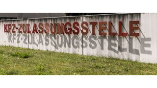 Landesamtes für Bürger-und Ordnungsangelegenheiten im Berliner Bezirk Lichtenberg. (Bild: picture alliance/dpa | Carsten Koall)