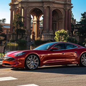 Den Karma Revero wird es 2021 auch in der rein elektrisch angetriebenen Version GTE geben.(Bild:  Karma Automotive)