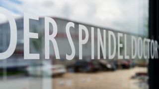 Seit 2007 repariert das Unternehmen unter dem Namen „Spindeldoctor“ herstellerunabhängig Spindeln für Werkzeugmaschinen. (Spindeldoctor)