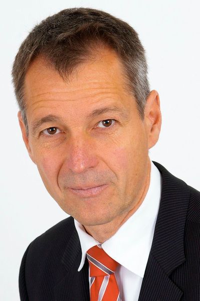 Leichtbau-BW-Geschäftsführer Dr. Wolfgang Seeliger: „Die Potenziale des konventionellen Leichtbaus sind zumindest in der Automobilindustrie bekannt und werden voraussichtlich innerhalb der nächsten zwei Fahrzeuggenerationen ausgeschöpft.“ (Bild: Leichtbau BW)