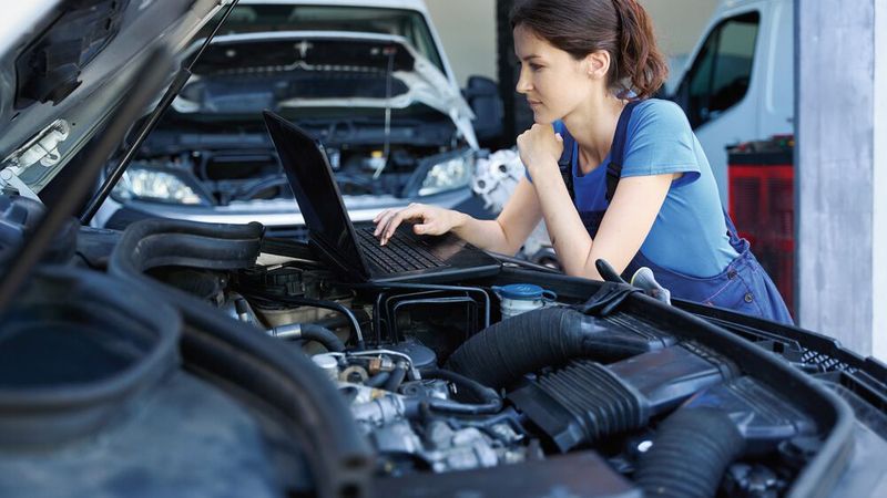 Wer ab dem 1. April an sicherheits- und diebstahlrelevanten Fahrzeugsystemen arbeiten möchte, benötigt ein sogenanntes Sermi/SERMA-Zertifikat.(Bild:  Svitlana - stock.adobe.com)