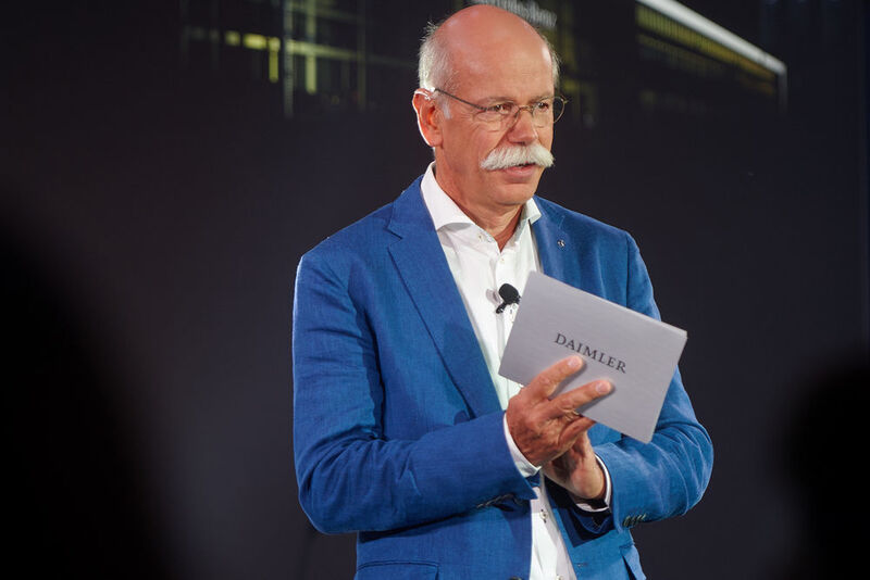 Auf der Eröffnungsfeier sprachen unter anderem Daimler-Chef Dieter Zetsche, ... (Daimler)
