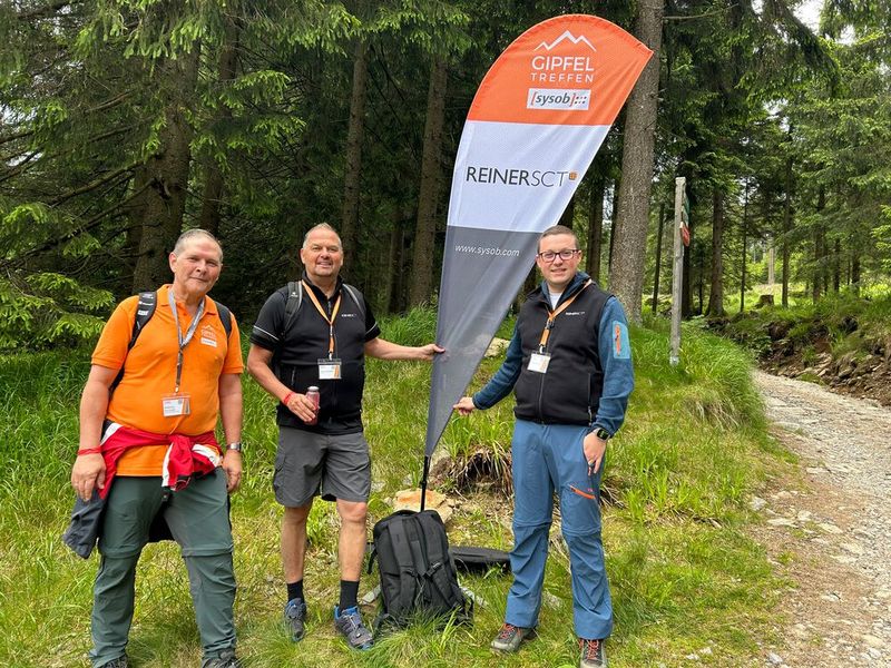 Nächster Halt: Reiner SCT mit Thomas Peter und Philipp Sauter (r.) sowie ihrem Partner Matthias Kirchhoff von Digitronic Computersysteme (l.) (Bild: Vogel IT-Medien)