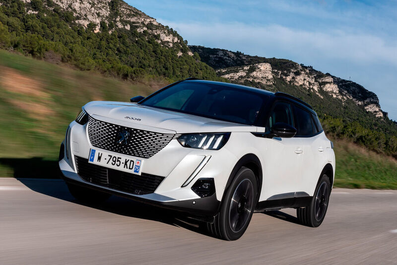 Die Auslieferungen des E-2008 starten dann im April. (Peugeot)