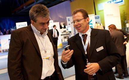 „…Meins ist noch kleiner und kann aber viel viel mehr…“ (Archiv: Vogel Business Media)