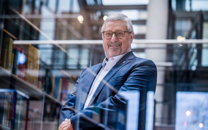 Prof. Eckhard Beyer hat das Fraunhofer IWS Dresden in den vergangenen 20 Jahren als Institutsleiter geprägt und zu einem international renommierten Kompetenzzentrum für Lasermaterialbearbeitung sowie für Oberflächen- und Beschichtungstechnik ausgebaut. (Fraunhofer IWS)